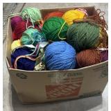 Yarn lot - OLD VINTAGE COLORS LARGE BOX 10x17