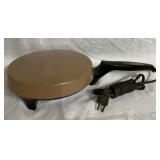 Vintage sears crepe pan  works