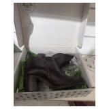 Earthies boots - looks new