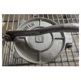 Cast iron tortilla press