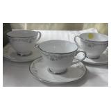 Matching teacup saucer lot