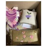 Lot of Vintage Accent Pillows