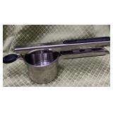 Priority chef potato ricer masher - new
