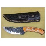 Skinning / Hunting knife with textured blade