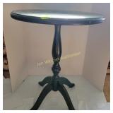 Cute Three Leg Black Round Table