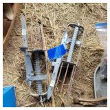 Mole traps, Grinder,