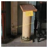 Wood Pillar great for flowers 32x21