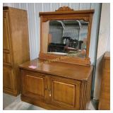 Dining Server with Mirror