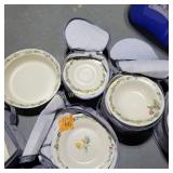 8 Pc Setting Jamberry Pfaltzgraff Dishes