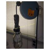 Retrackable Trouble Light