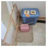 Hamper, Gate