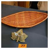 Basket, Vtg Stackable Leaves