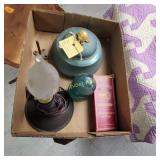 Vtg Musical Powder Box, Yellow Knob, Candle Light
