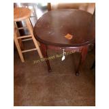 Oval Mahogany End Table