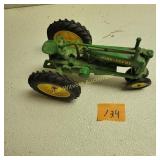 1/16 John Deere Tractor