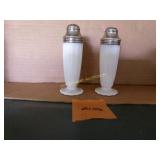 Pelware Glass Salt /Pepper Shakers