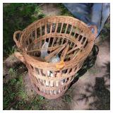 Basket /Hangers