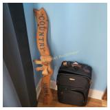 Country Home Wood Bow, Suit Case