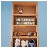 Wood Shelf, Figurines