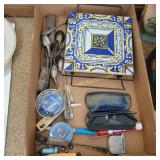 Mosaic Trivit, Flatware