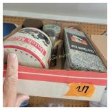 Dutch Master Tin, Light Bulbs