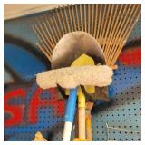 Rack, Shovels