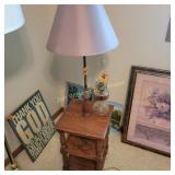 Vtg Wooden Three tier side table with lamp
