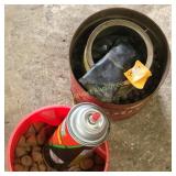Choke Spray and Containers