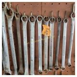 Offset double box end wrenches