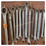 Offset double box end wrenches