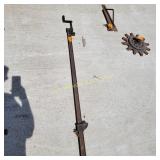1 Long Clamp (one on the left)