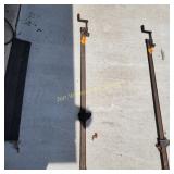 1 Long Clamp  (one on the right)