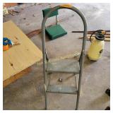 2 Step up ladder