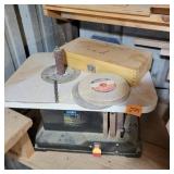 Osculating spindle sander