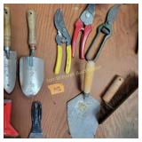 Pruners, Garden shovels/racks, Trowels