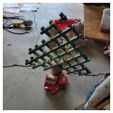 Lattice tree and gifts