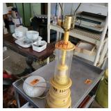 Vtg table lamp