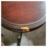 Round drum table