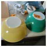 Pyrex bowls