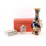 Chinese Vase & Snuff Bottle.