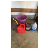 2 1/2 gallon Red plastic gas can, Texaco