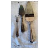 3 sterling pieces, large and small pie servers