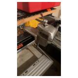 Small vintage 2 1/2 inch bench vice