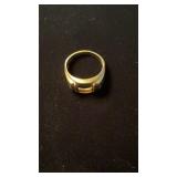 10 K gold menï¿½s ring , ring size 11 1/2 , weight