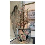 Chinese ceramic flower vase, with a pink and