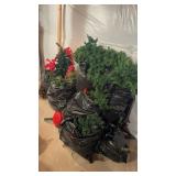 Christmas greenery, includes garland, a miniature