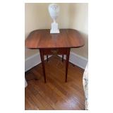 Henkel Harris Pembroke drop leaf side table, with