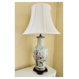 Antique Chinese porcelain vase table lamp