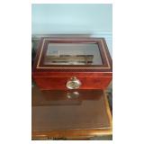Large cigar humidor box, with a divider, key to