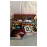 4 boxes of Christmas decorations, includes